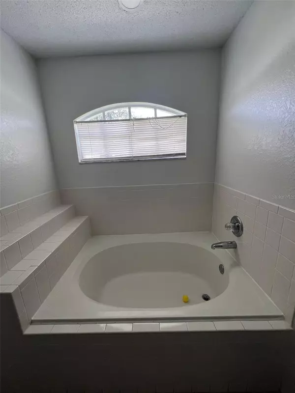 Lakeland, FL 33813,2687 HICKORY RIDGE DR