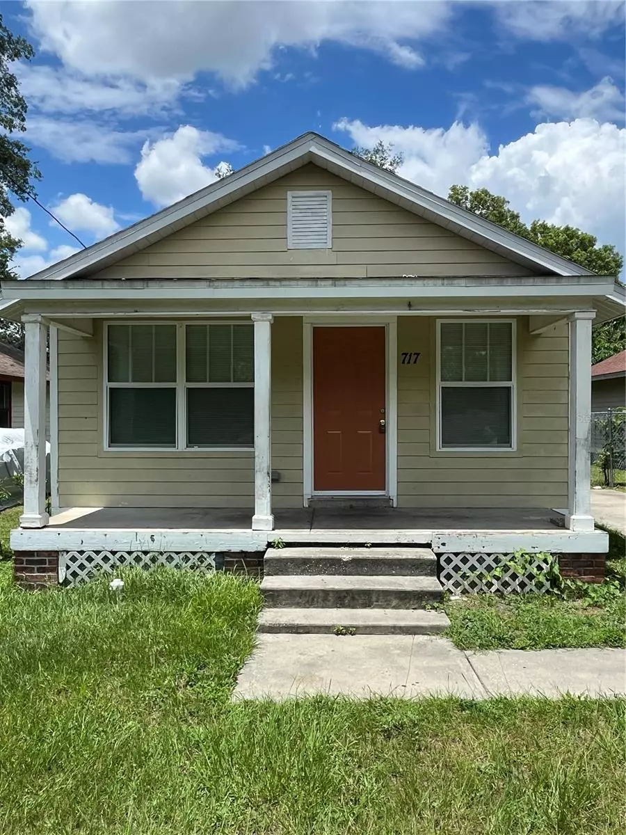 Ocala, FL 34475,717 W SILVER SPRINGS PL