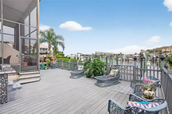 Tampa, FL 33615,4201 FOGCUTTER CT