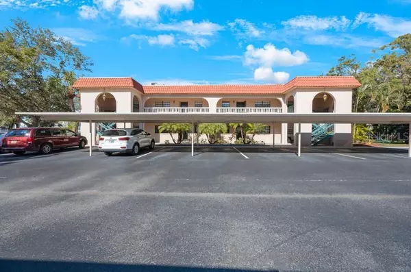 1753 BELLEAIR FOREST DR #E4, Belleair, FL 33756
