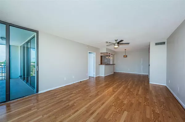 St Petersburg, FL 33711,7100 SUNSHINE SKYWAY LN S #608