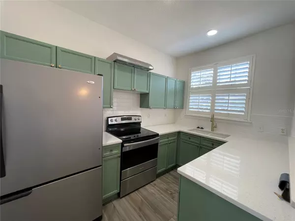 Tampa, FL 33611,5224 OLMSTEAD BAY PL