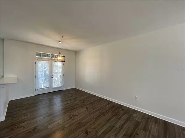 Tampa, FL 33611,5224 OLMSTEAD BAY PL