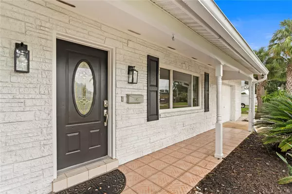 Tampa, FL 33615,8412 FLAGSTONE DR