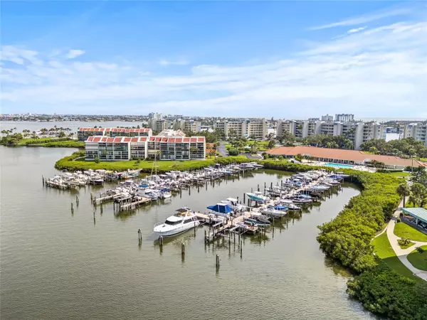 7867 SAILBOAT KEY BLVD S #201, South Pasadena, FL 33707