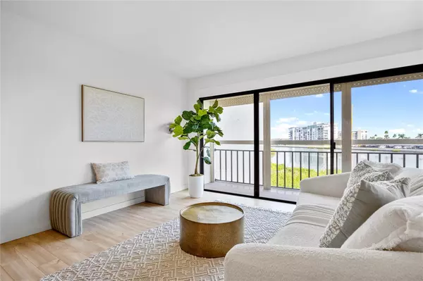 South Pasadena, FL 33707,7867 SAILBOAT KEY BLVD S #201