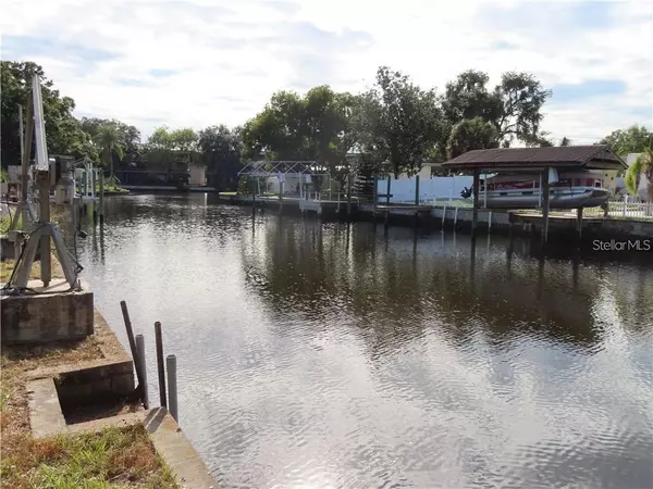 5818 PORTSMOUTH DR, Tampa, FL 33615