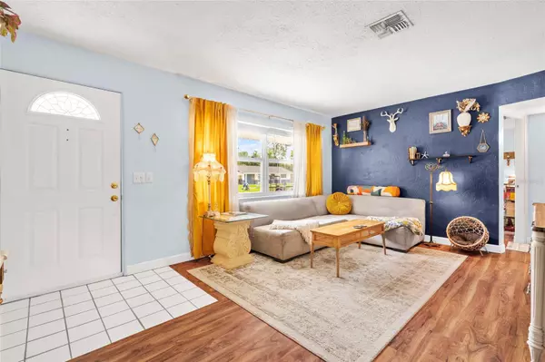 St Petersburg, FL 33702,6564 25TH ST N