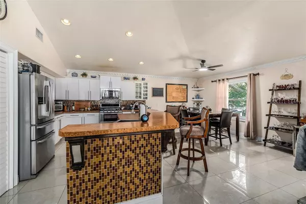Tampa, FL 33624,16502 CAYMAN DR