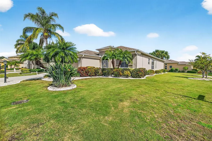 401 NOBLE FAIRE DR, Sun City Center, FL 33573