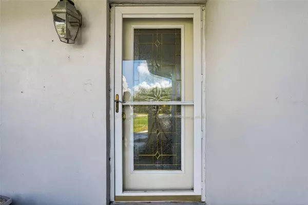 St Petersburg, FL 33702,330 90TH AVE NE