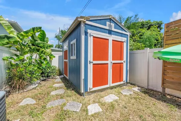 St Petersburg, FL 33701,941 GRANVILLE CT N