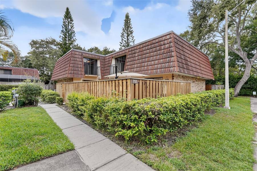712 1ST CT, Palm Harbor, FL 34684