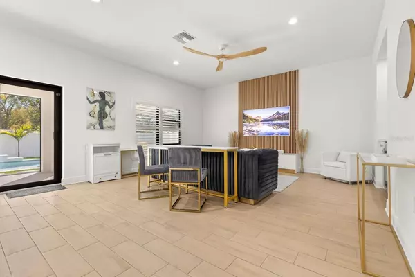 Tampa, FL 33607,2702 W SAINT ISABEL ST #1/2