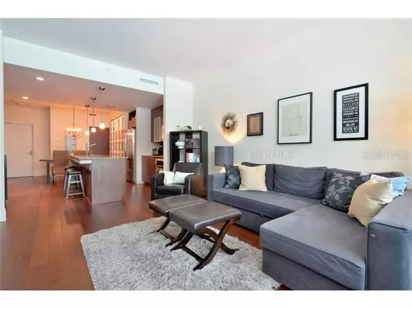 Tampa, FL 33602,912 CHANNELSIDE DR #2319