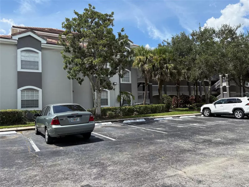 13827 FAIRWAY ISLAND DR #1214, Orlando, FL 32837