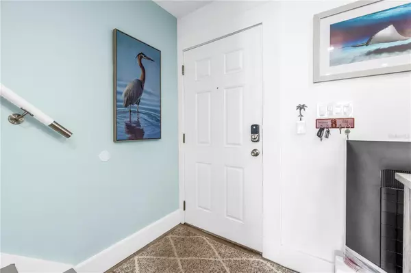 St Petersburg, FL 33705,4982 COQUINA KEY DR SE