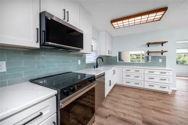 Seminole, FL 33777,8385 81ST ST