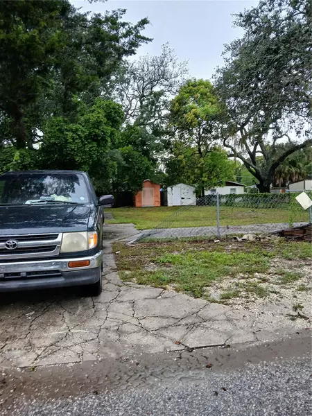 8606 N ALASKA ST, Tampa, FL 33604