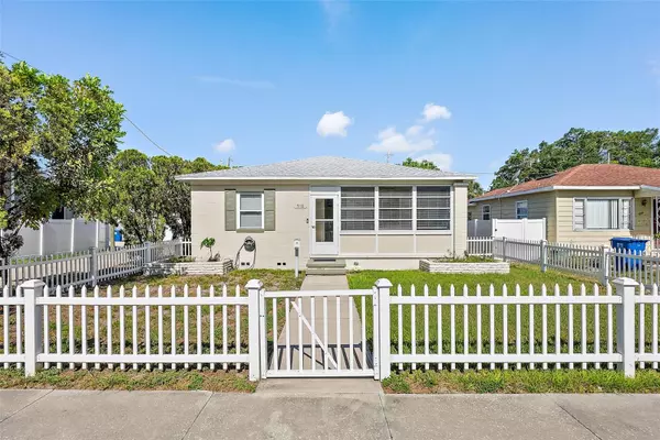 918 27TH ST N, St Petersburg, FL 33713