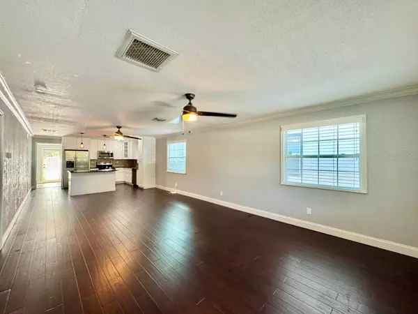 Tampa, FL 33605,911 E 28TH AVE