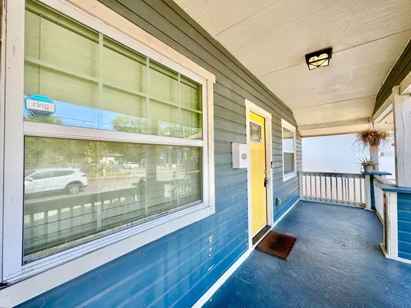 Tampa, FL 33605,911 E 28TH AVE