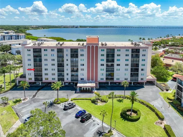 19029 US HIGHWAY 19 N #9-301, Clearwater, FL 33764