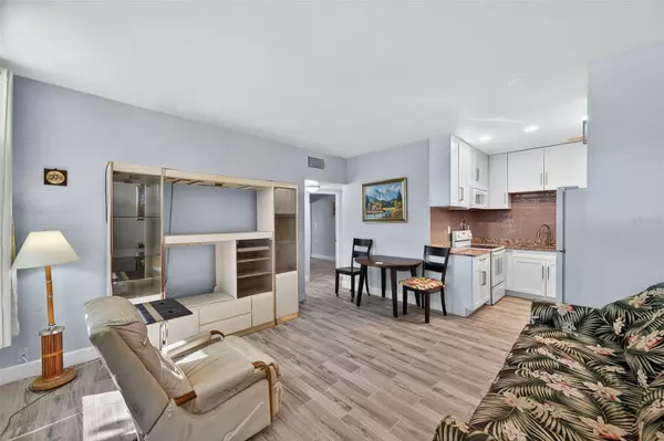 Kenneth City, FL 33709,4001 58TH ST N #14