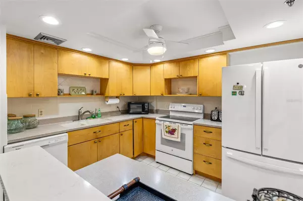 Treasure Island, FL 33706,1 KEY CAPRI #104E