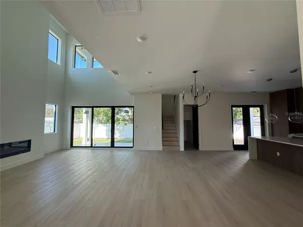 Tampa, FL 33611,4316 WALLACE CIR