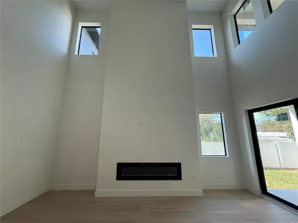 Tampa, FL 33611,4316 WALLACE CIR