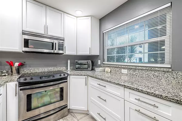 Largo, FL 33774,10215 REGAL DR #14