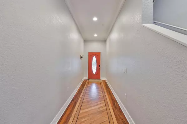 Apollo Beach, FL 33572,517 VILLA TREVISO CT