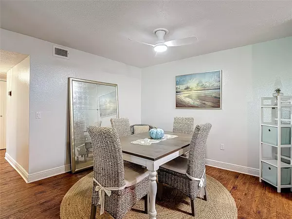 Tampa, FL 33647,9481 HIGHLAND OAK DR #912
