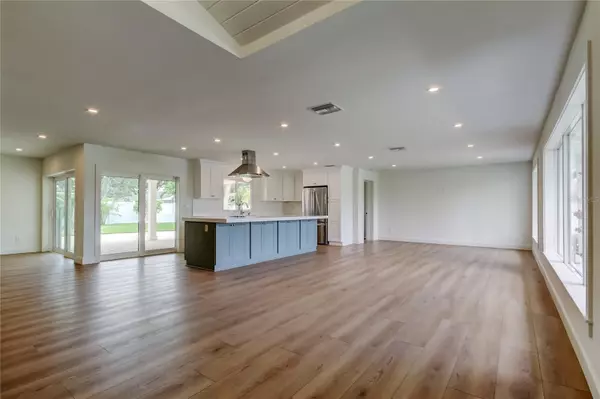 Largo, FL 33770,819 JACARANDA DR