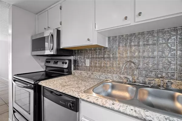 Tampa, FL 33617,5112 TEMPLE HEIGHTS RD #B