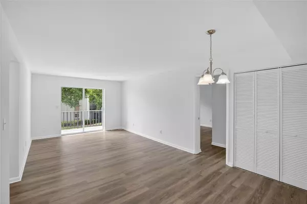 Brandon, FL 33510,711 RUSSELL LN #238