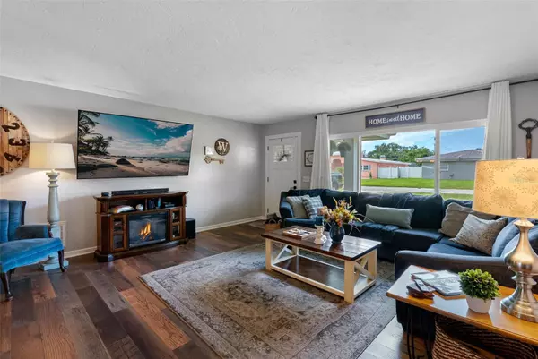 Belleair Bluffs, FL 33770,237 MINEOLA DR E