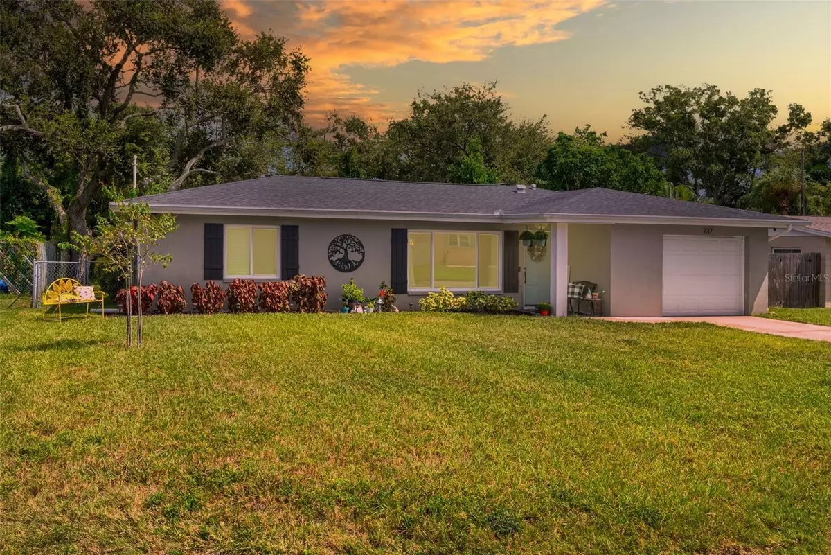 Belleair Bluffs, FL 33770,237 MINEOLA DR E
