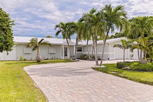 St Petersburg, FL 33715,285 3RD ST W