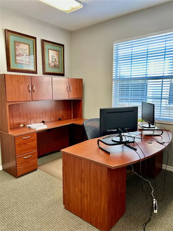 Tampa, FL 33626,10921 COUNTRYWAY BLVD