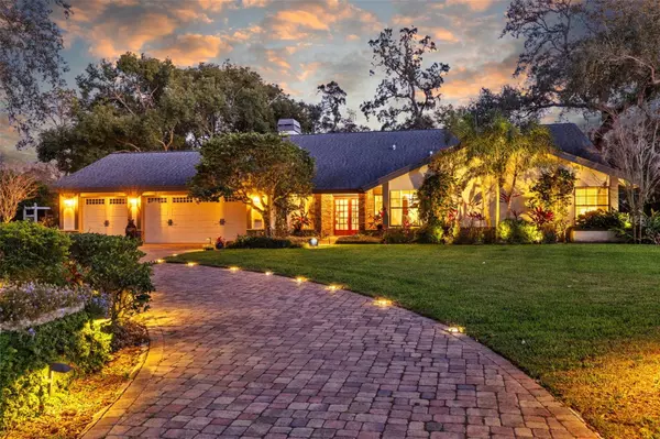 Tarpon Springs, FL 34688,632 ROYAL DORNOCK CT