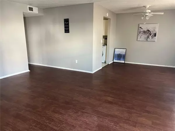 Tampa, FL 33615,9138 TUDOR DR #M110