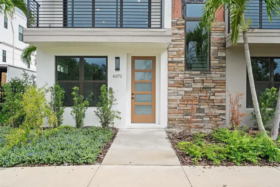 6371 1ST AVE S, St Petersburg, FL 33707