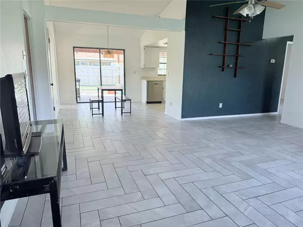 Tampa, FL 33610,8053 DEERWOOD CIR