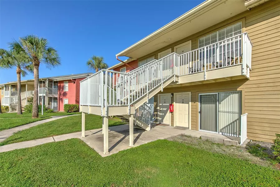 308 LAKE PARSONS GN #106, Brandon, FL 33511
