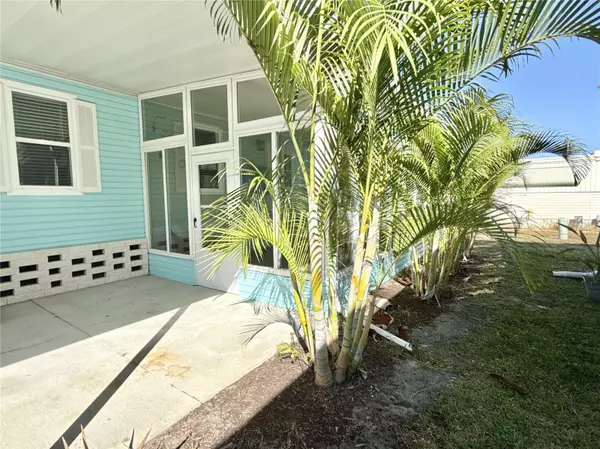 St Petersburg, FL 33702,7049 MOUNT ESSEX DR NE #521