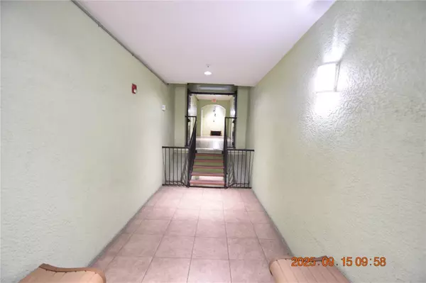Tampa, FL 33605,1810 E PALM AVE #6201