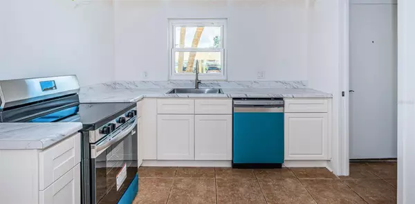 St Petersburg, FL 33708,4725 COVE CIR #109
