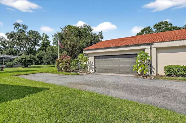 Plant City, FL 33566,304 VALENCIA CT N